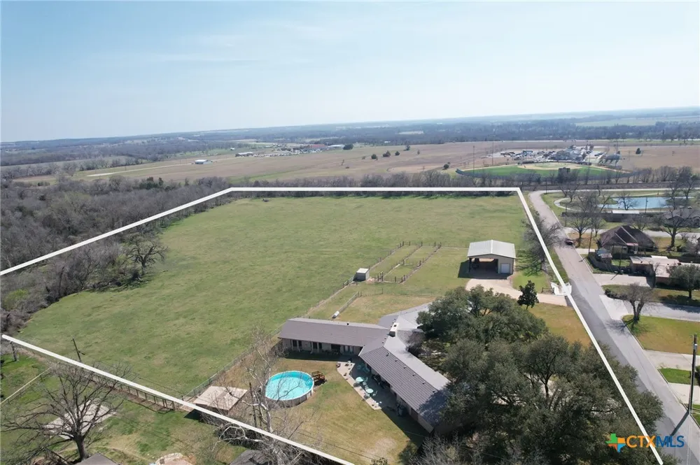 903 Hoover Cameron, TX 76520