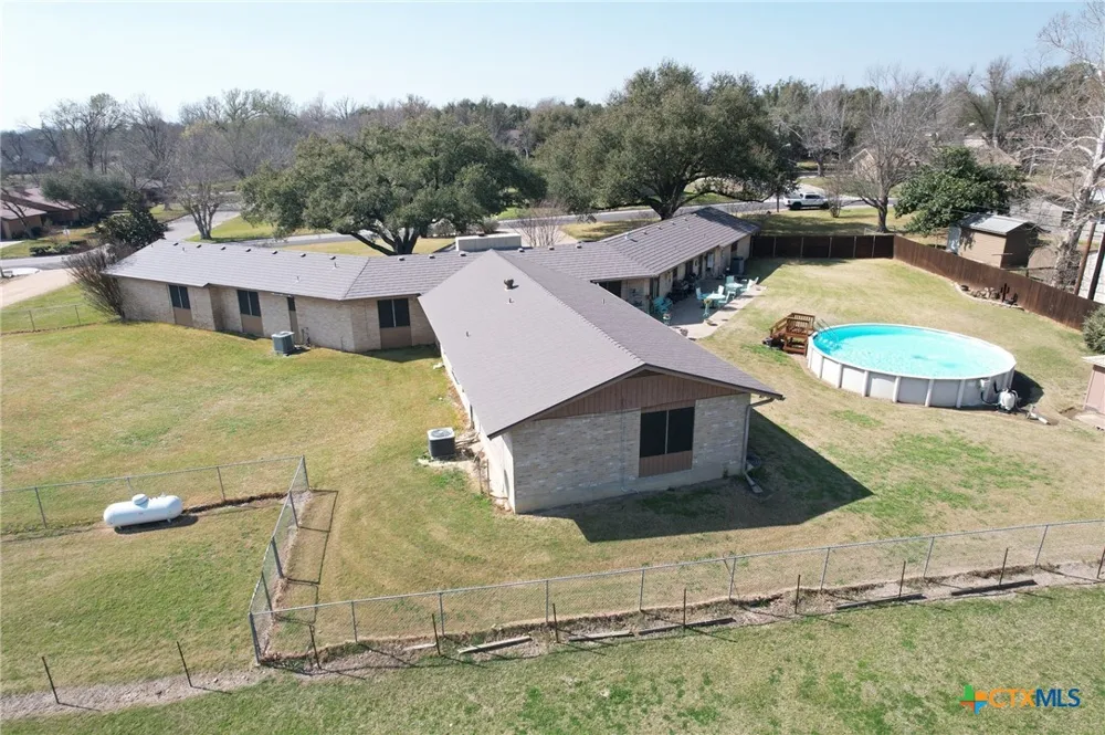 903 Hoover Cameron, TX 76520