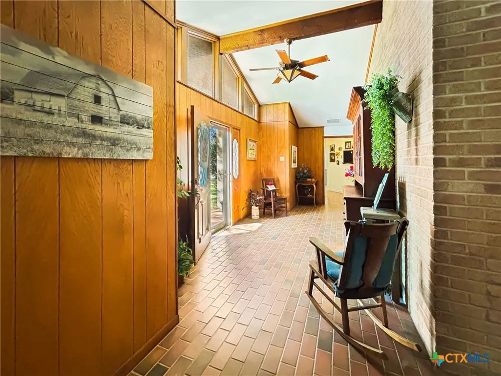 903 Hoover Cameron, TX 76520
