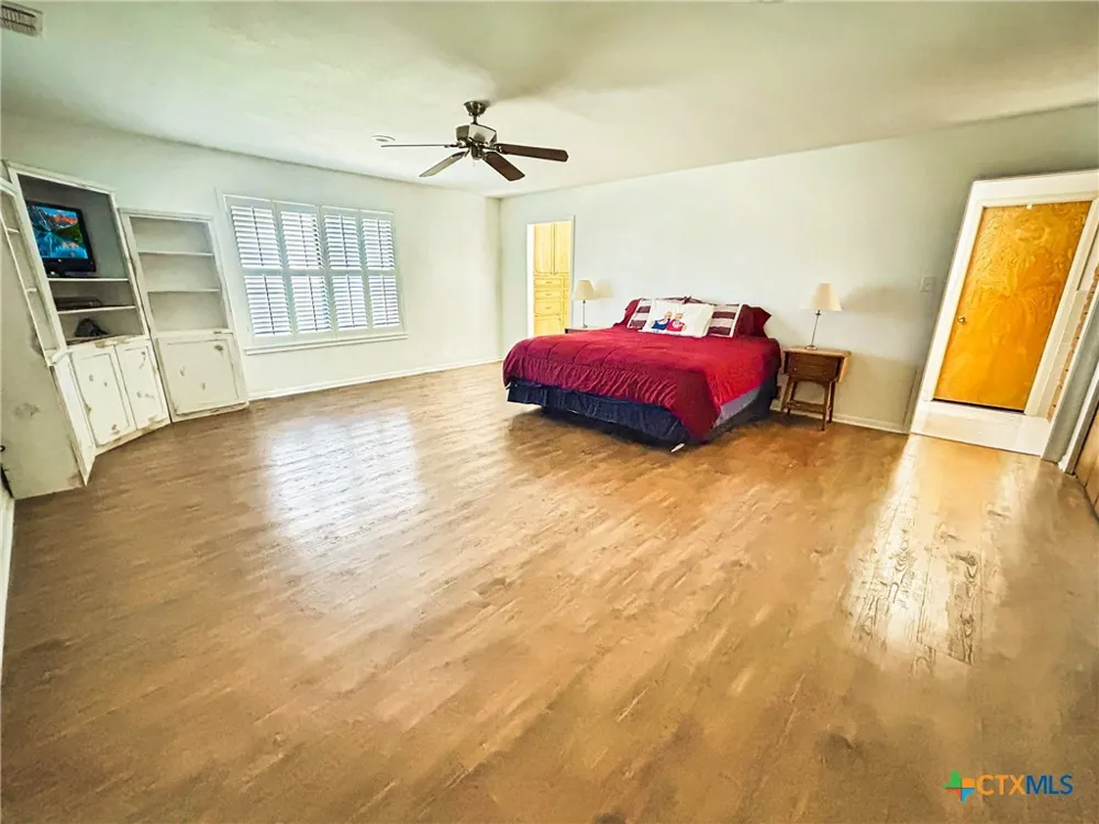 903 Hoover Cameron, TX 76520