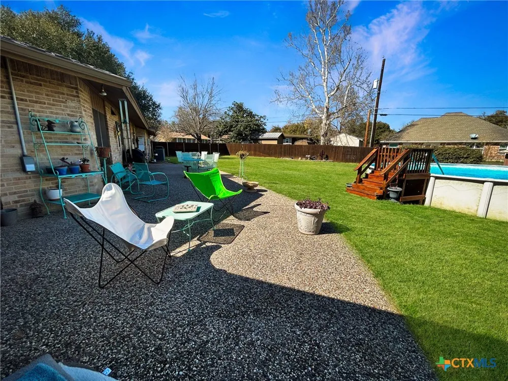 903 Hoover Cameron, TX 76520