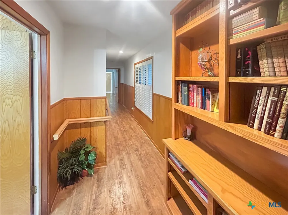903 Hoover Cameron, TX 76520