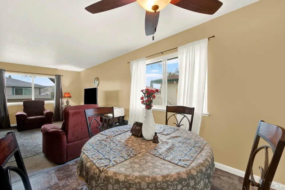 1941 Aletha Lane ##4 Vacaville, CA 95687
