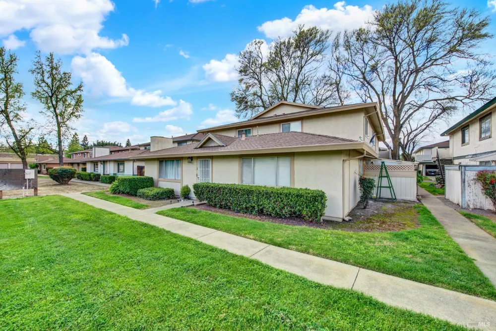 1941 Aletha Lane ##4 Vacaville, CA 95687