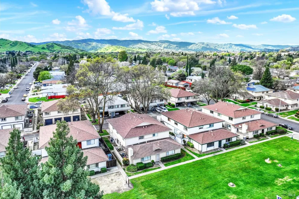 1941 Aletha Lane ##4 Vacaville, CA 95687