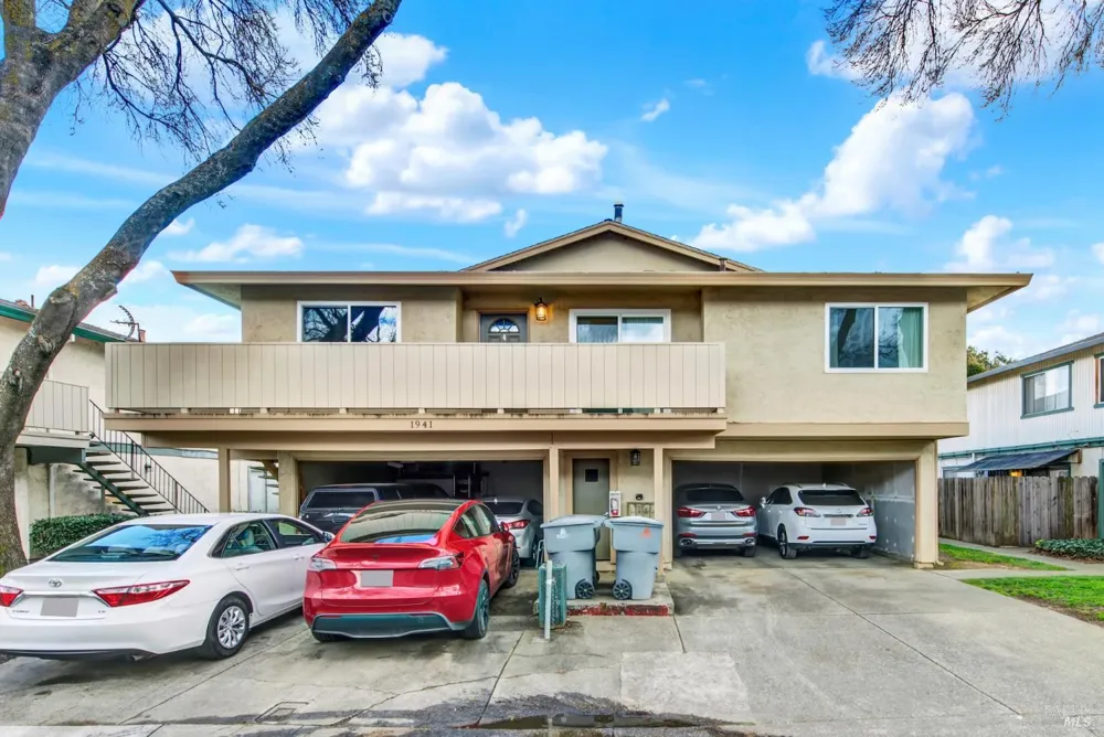 1941 Aletha Lane ##4 Vacaville, CA 95687