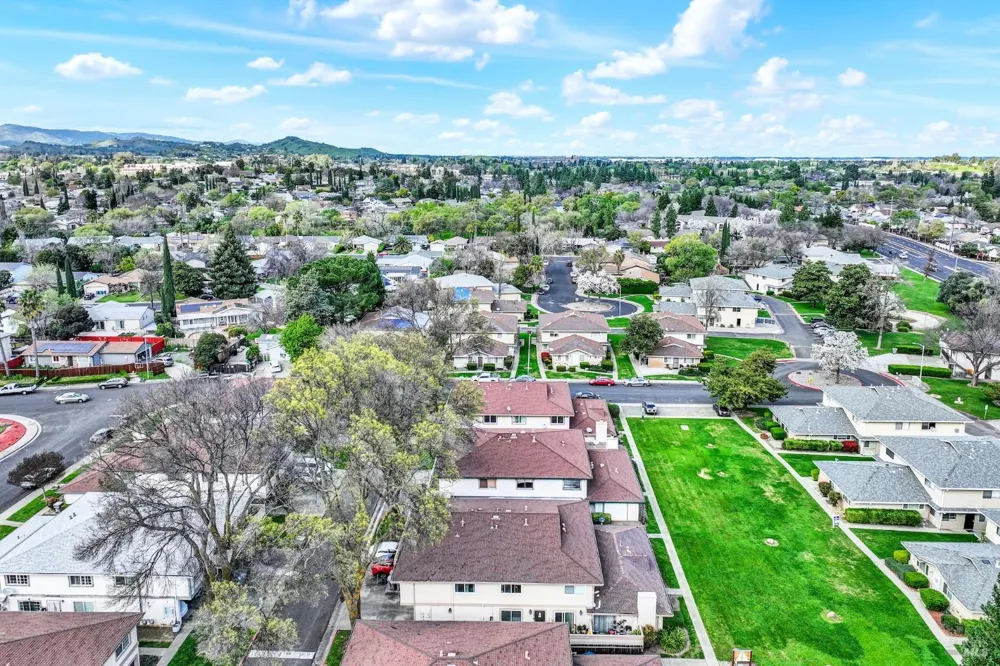 1941 Aletha Lane ##4 Vacaville, CA 95687
