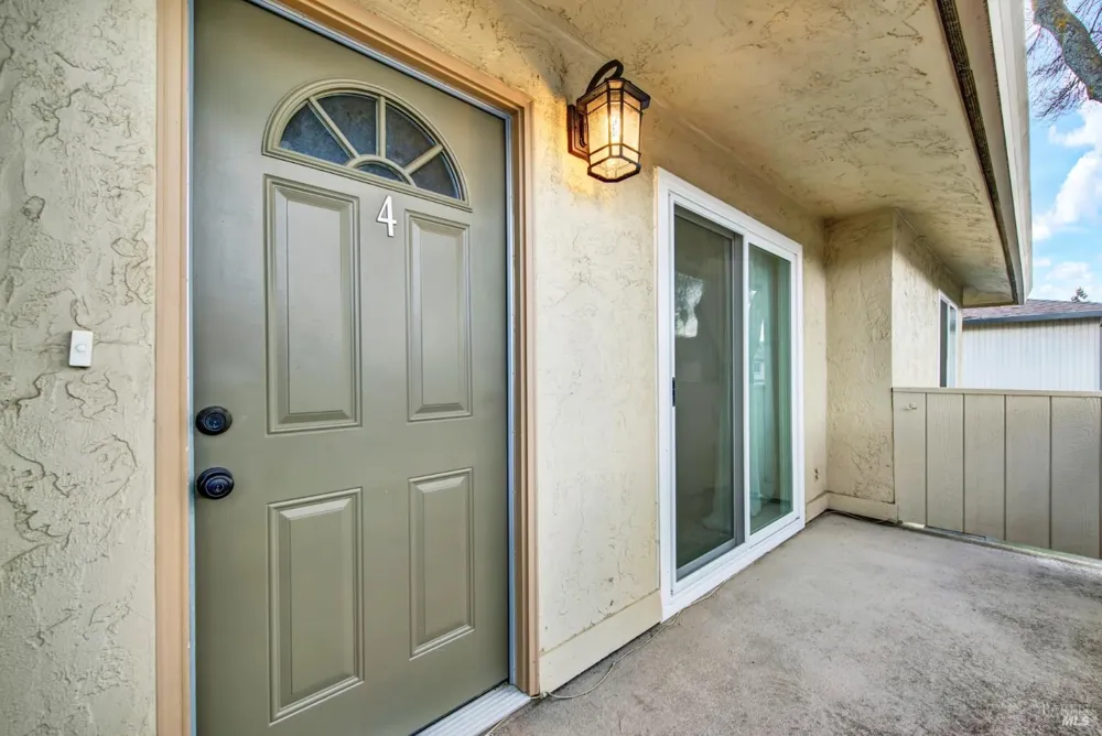 1941 Aletha Lane ##4 Vacaville, CA 95687