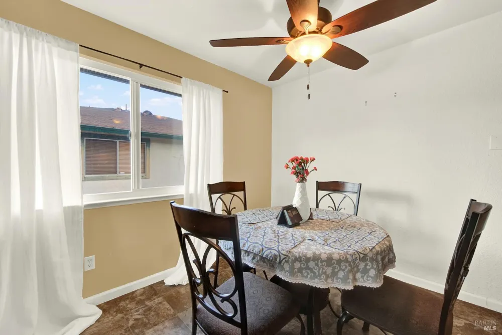 1941 Aletha Lane ##4 Vacaville, CA 95687