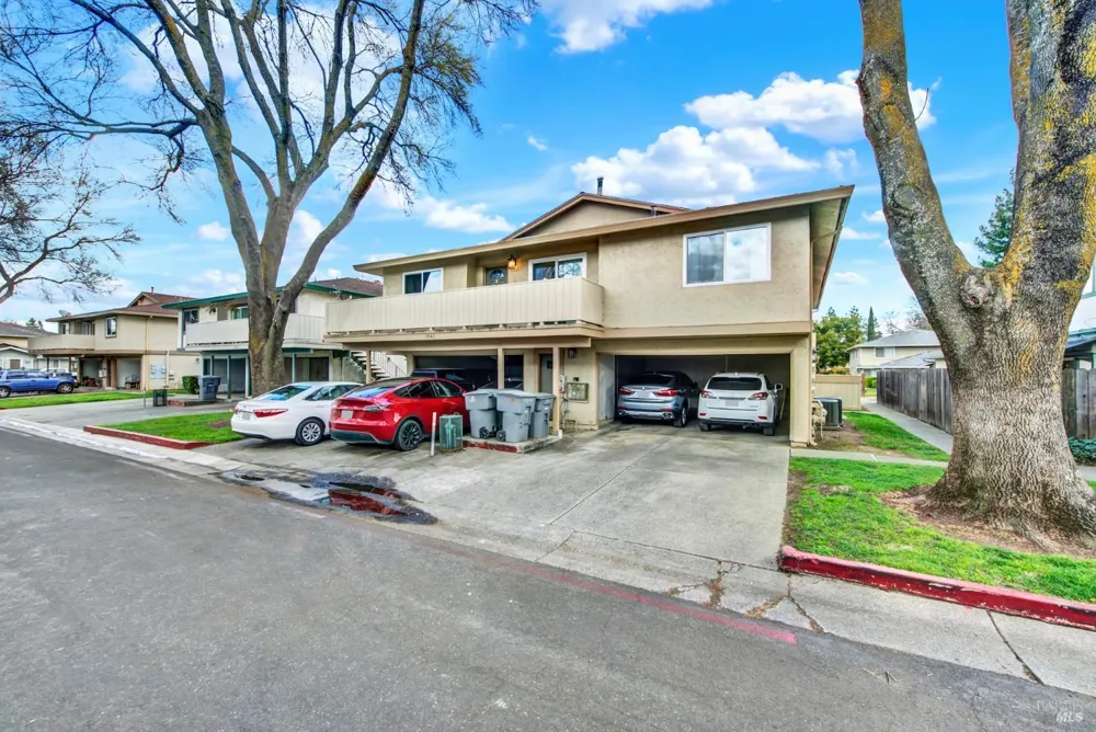 1941 Aletha Lane ##4 Vacaville, CA 95687