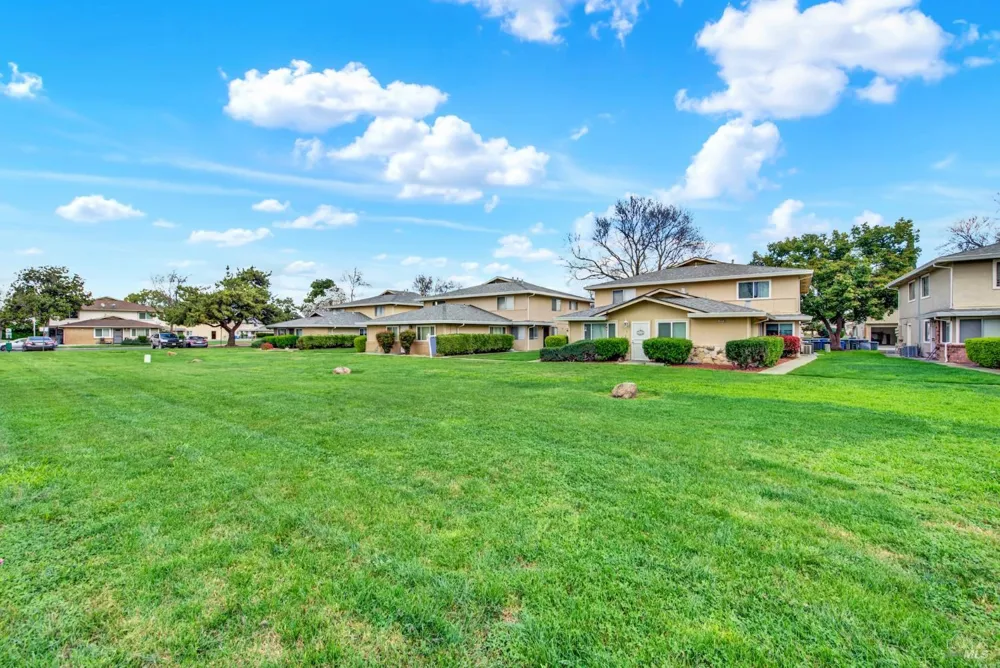 1941 Aletha Lane ##4 Vacaville, CA 95687