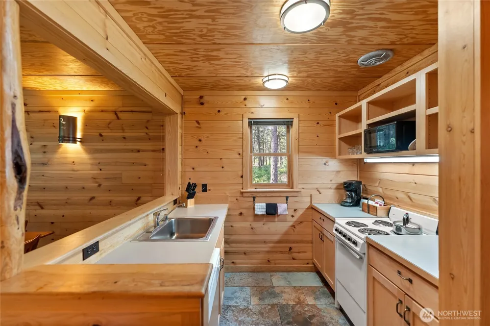 17798 A Hwy 20 #C-8 Mazama, WA 98833