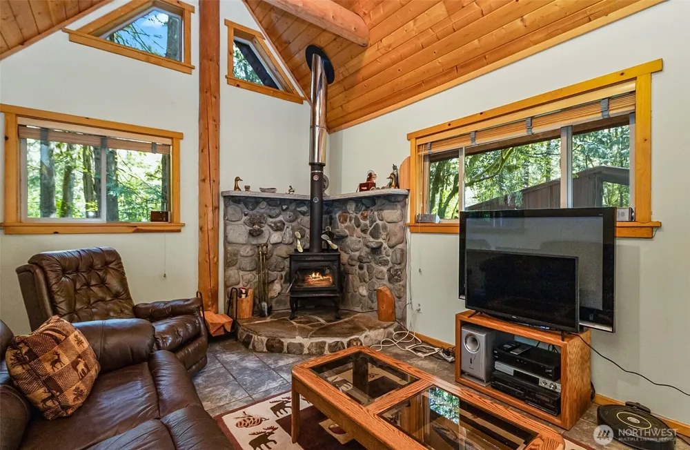18242 643rd Avenue NE Baring, WA 98224