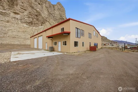4300 US Hwy 97A