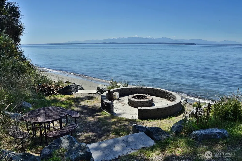 445 Mitchell Drive Coupeville, WA 98239