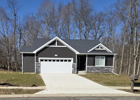210 Glenwood Circle