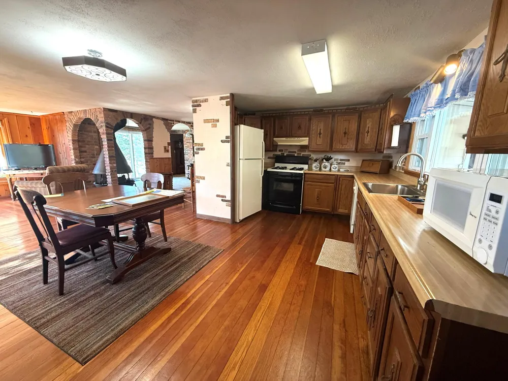 4253 Indian Isle Johnstown Township, MI 49017