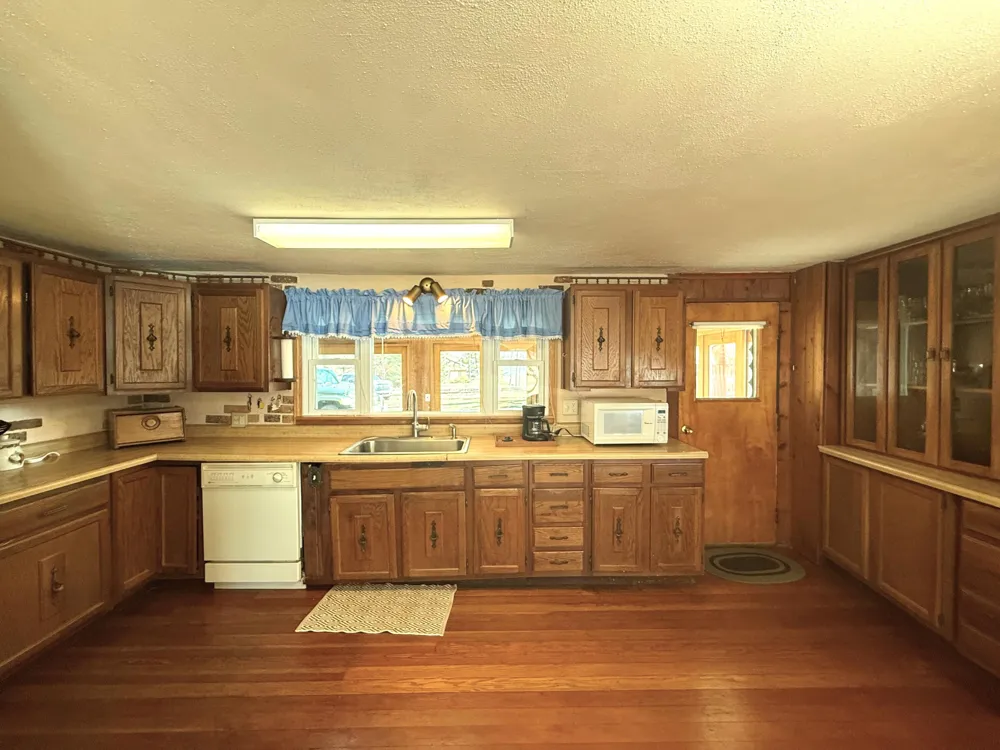 4253 Indian Isle Johnstown Township, MI 49017