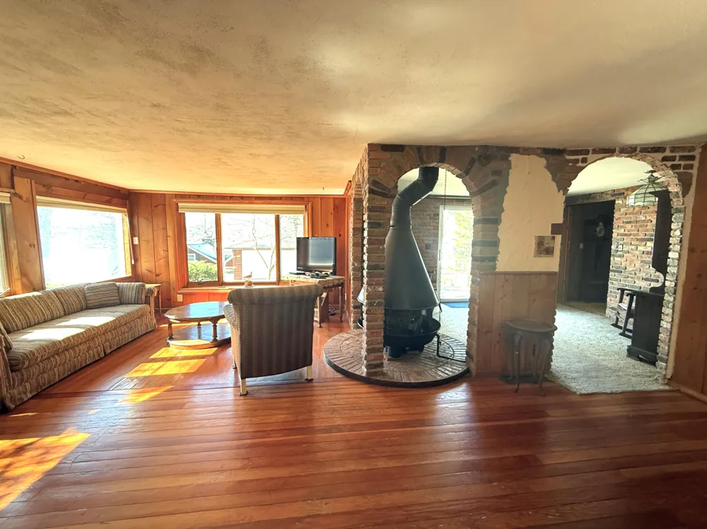 4253 Indian Isle Johnstown Township, MI 49017