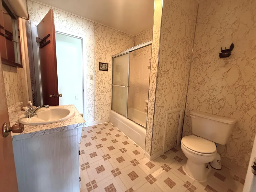 4253 Indian Isle Johnstown Township, MI 49017
