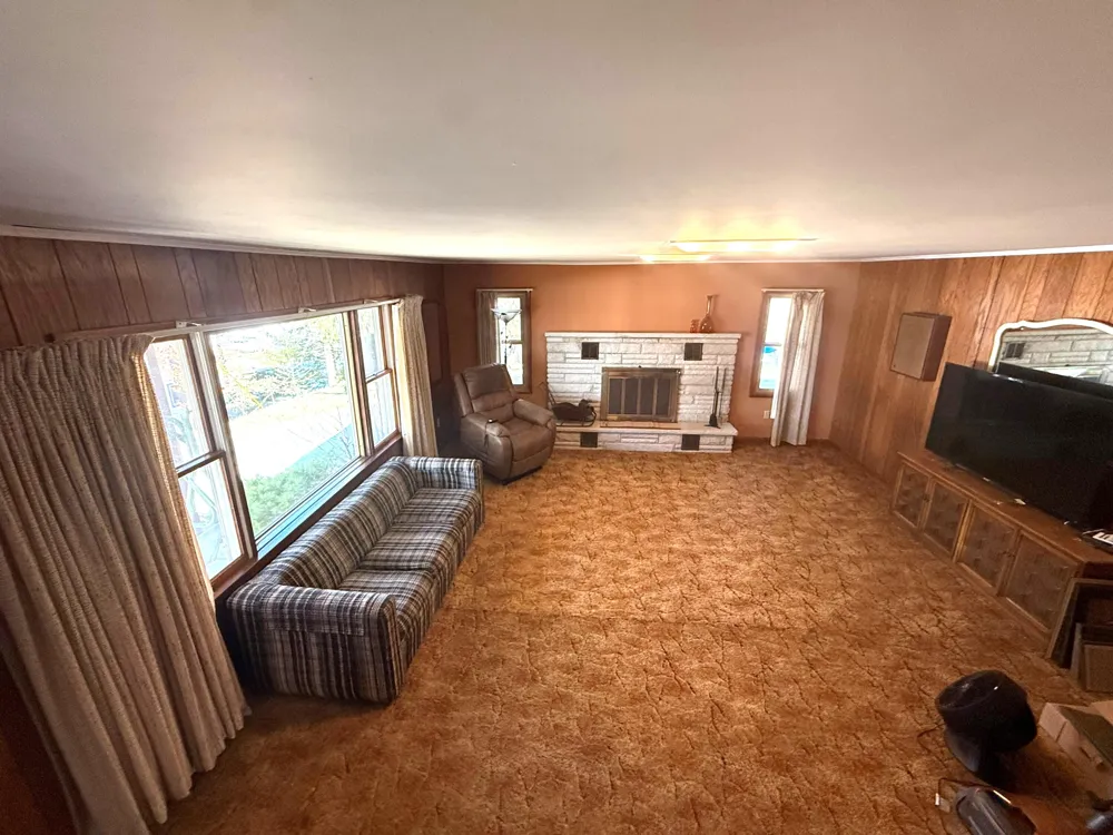 4253 Indian Isle Johnstown Township, MI 49017