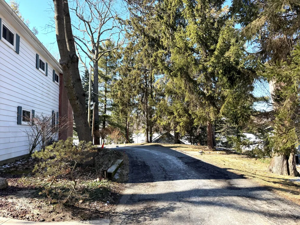 4253 Indian Isle Johnstown Township, MI 49017