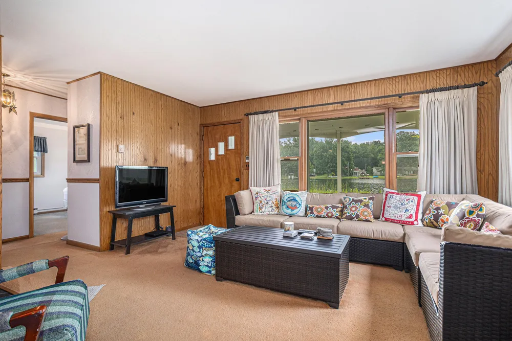 911 Dragon Shores Drive Kinderhook Township, MI 49036