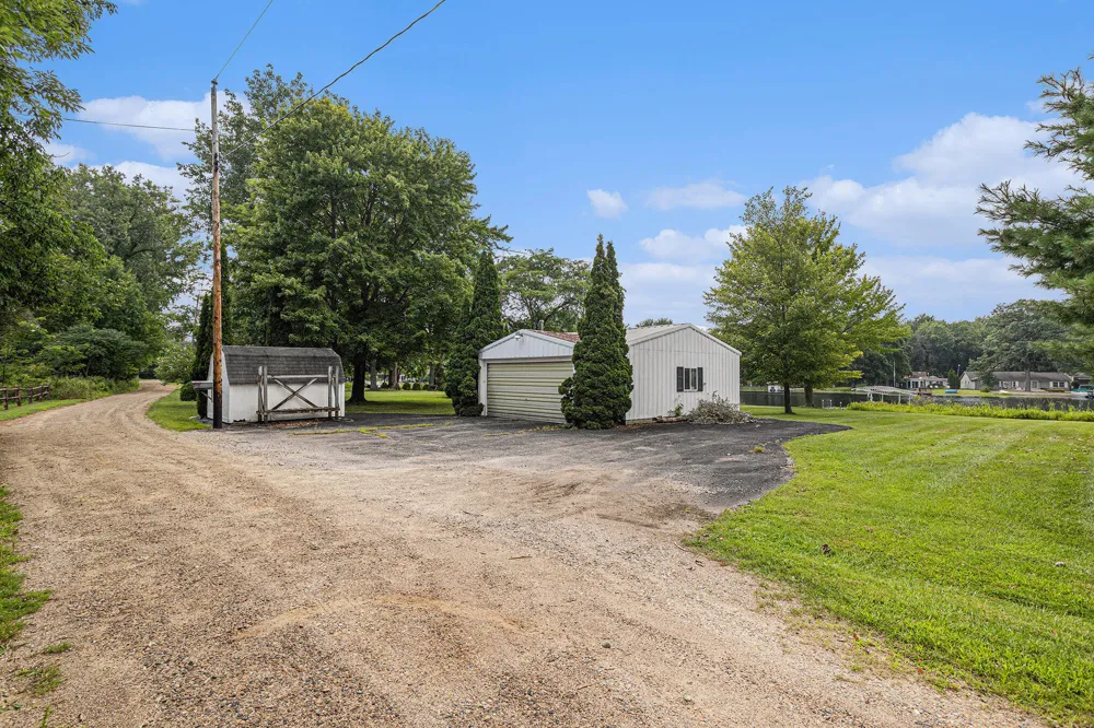 911 Dragon Shores Drive Kinderhook Township, MI 49036