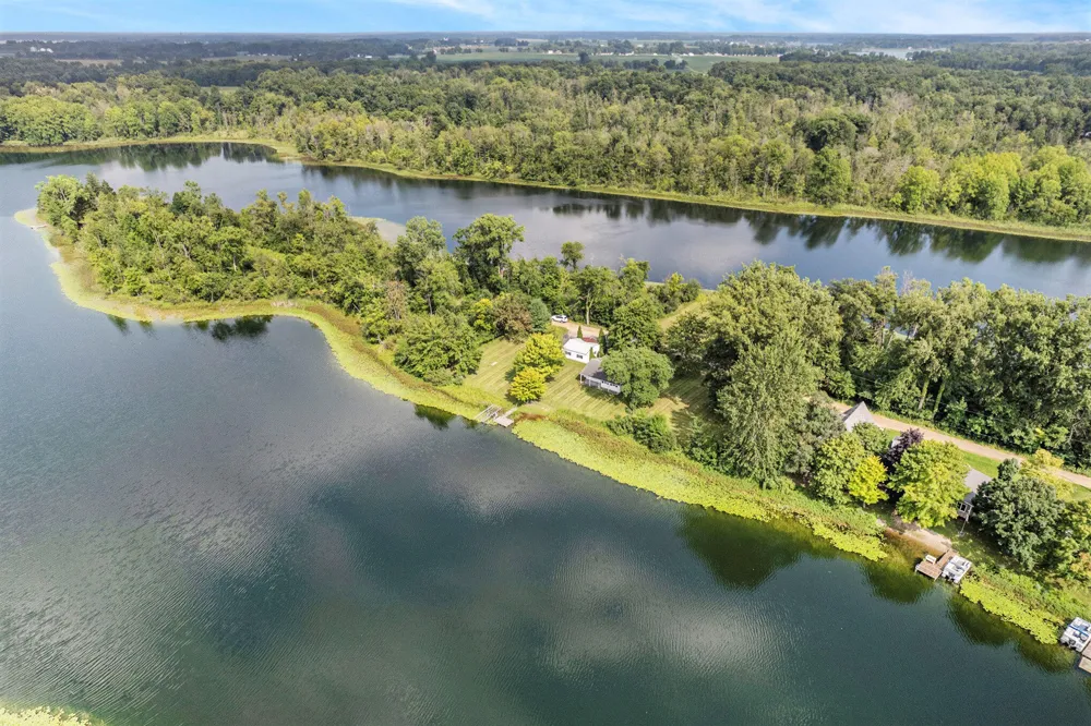 911 Dragon Shores Drive Kinderhook Township, MI 49036