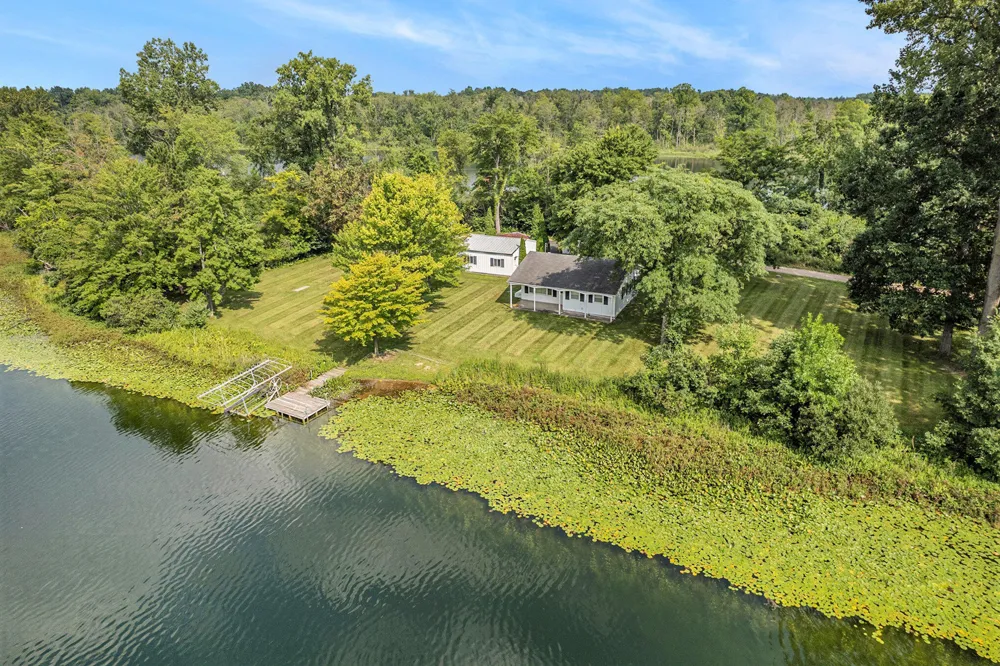 911 Dragon Shores Drive Kinderhook Township, MI 49036