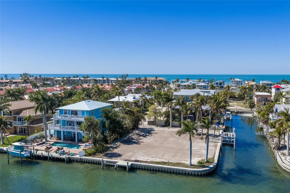 407 20TH PLACE Bradenton Beach, FL 34217