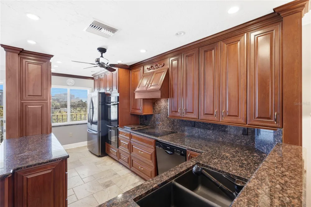 1600 1ST AVENUE W #506 Bradenton, FL 34205