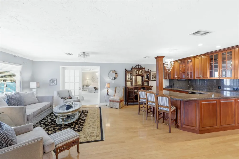 1600 1ST AVENUE W #506 Bradenton, FL 34205