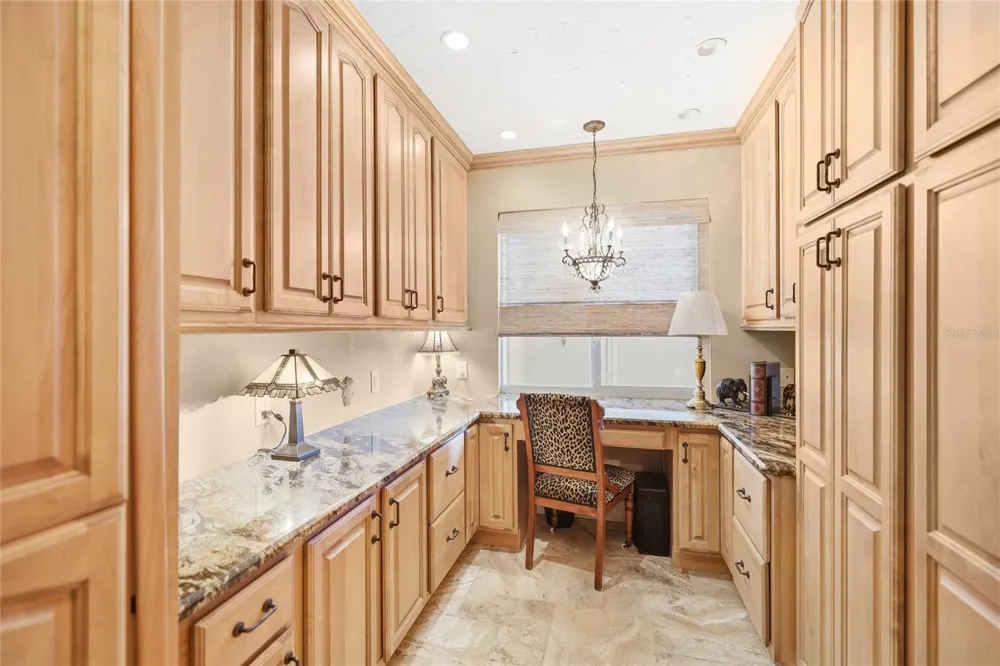 1600 1ST AVENUE W #506 Bradenton, FL 34205