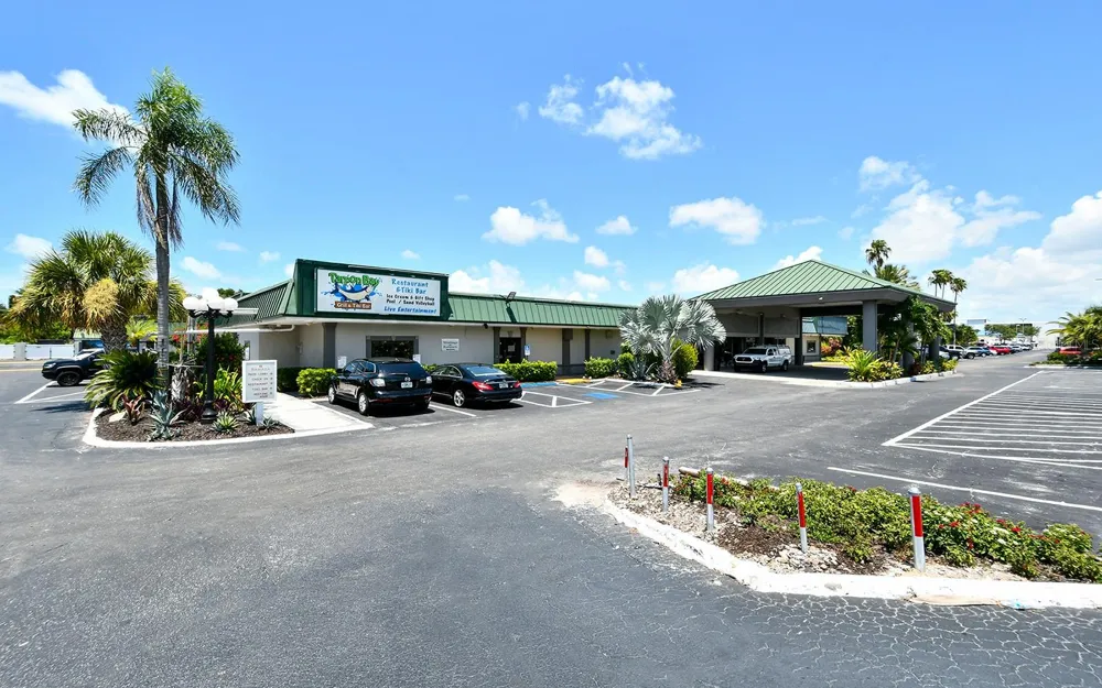 7150 TAMIAMI TRAIL #S-614 Sarasota, FL 34243