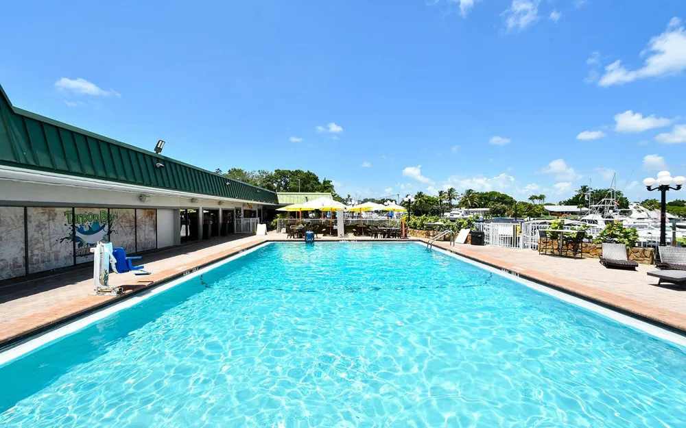 7150 TAMIAMI TRAIL #S-614 Sarasota, FL 34243