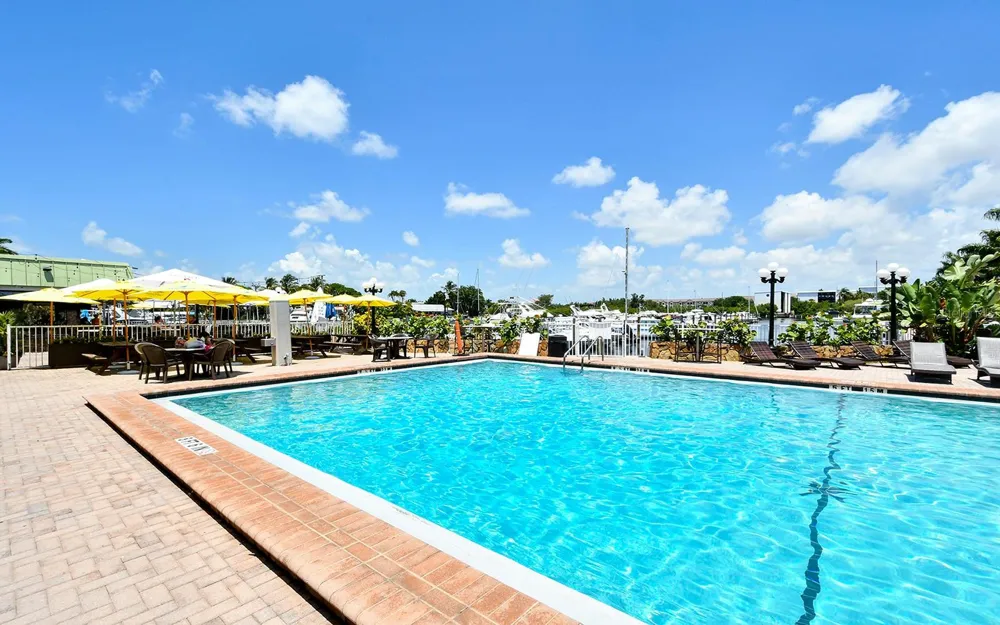 7150 TAMIAMI TRAIL #S-614 Sarasota, FL 34243