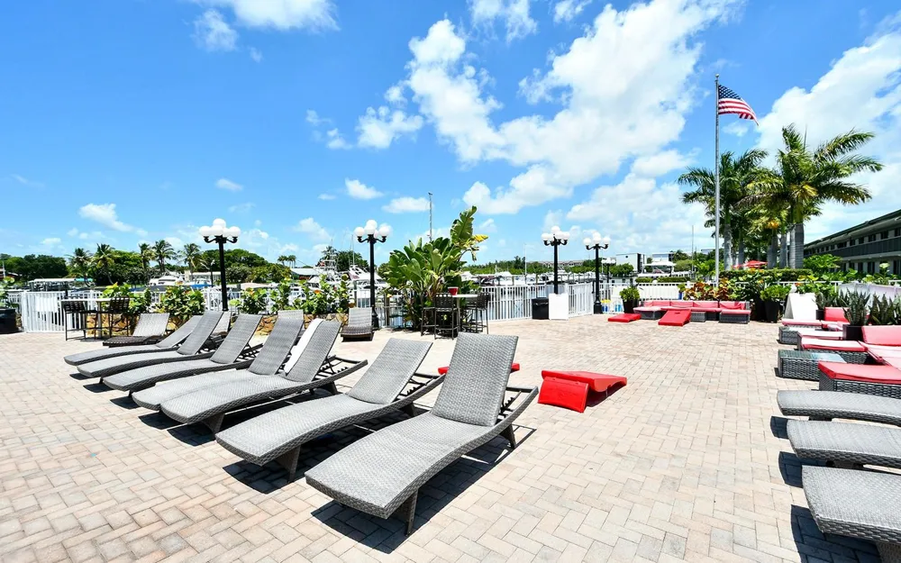 7150 TAMIAMI TRAIL #S-614 Sarasota, FL 34243
