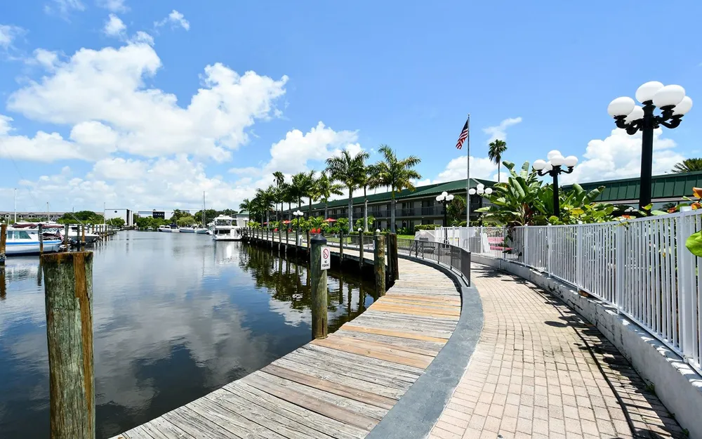 7150 TAMIAMI TRAIL #S-614 Sarasota, FL 34243