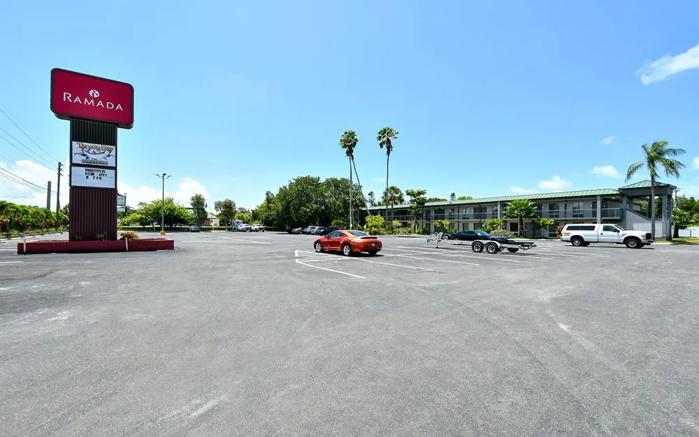 7150 TAMIAMI TRAIL #S-614 Sarasota, FL 34243
