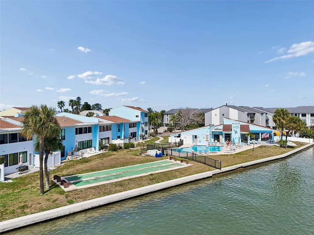 1 WINDRUSH BOULEVARD #23 Indian Rocks Beach, FL 33785