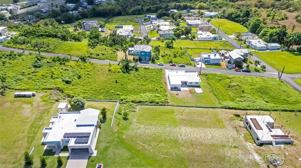 . URB. MIRADOR DE PALMER, MAMEYES WARD SOLAR #55 Rio Grande, PR 00745