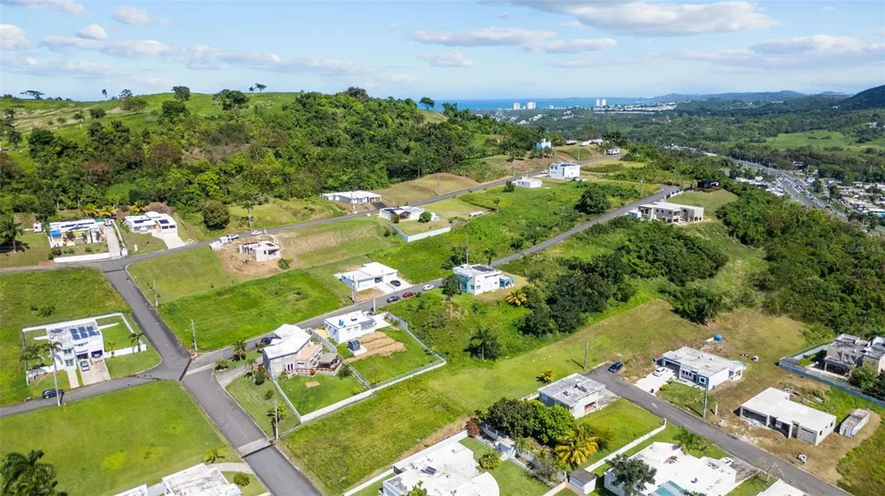 . URB. MIRADOR DE PALMER, MAMEYES WARD SOLAR #55 Rio Grande, PR 00745