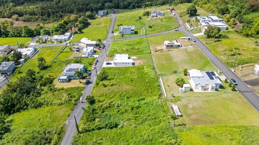 . URB. MIRADOR DE PALMER, MAMEYES WARD SOLAR #55 Rio Grande, PR 00745