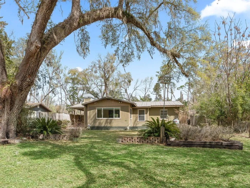 8701 CR 647 S Bushnell, FL 33513