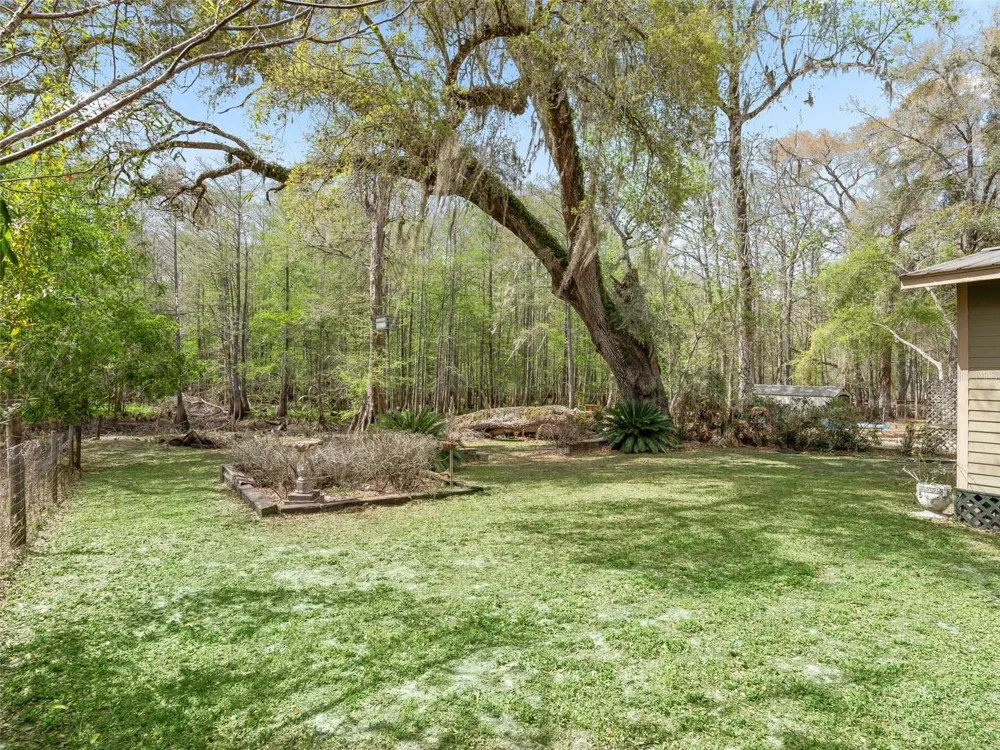 8701 CR 647 S Bushnell, FL 33513