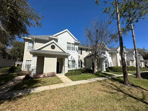 225 SOUTHERN PECAN CIRCLE #208
