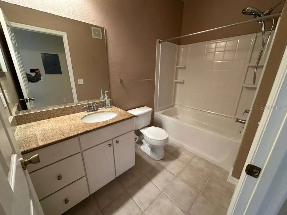 225 SOUTHERN PECAN CIRCLE #208 Winter Garden, FL 34787