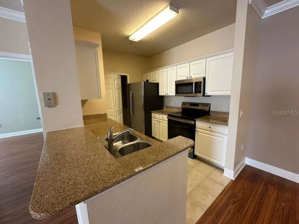 225 SOUTHERN PECAN CIRCLE #208 Winter Garden, FL 34787