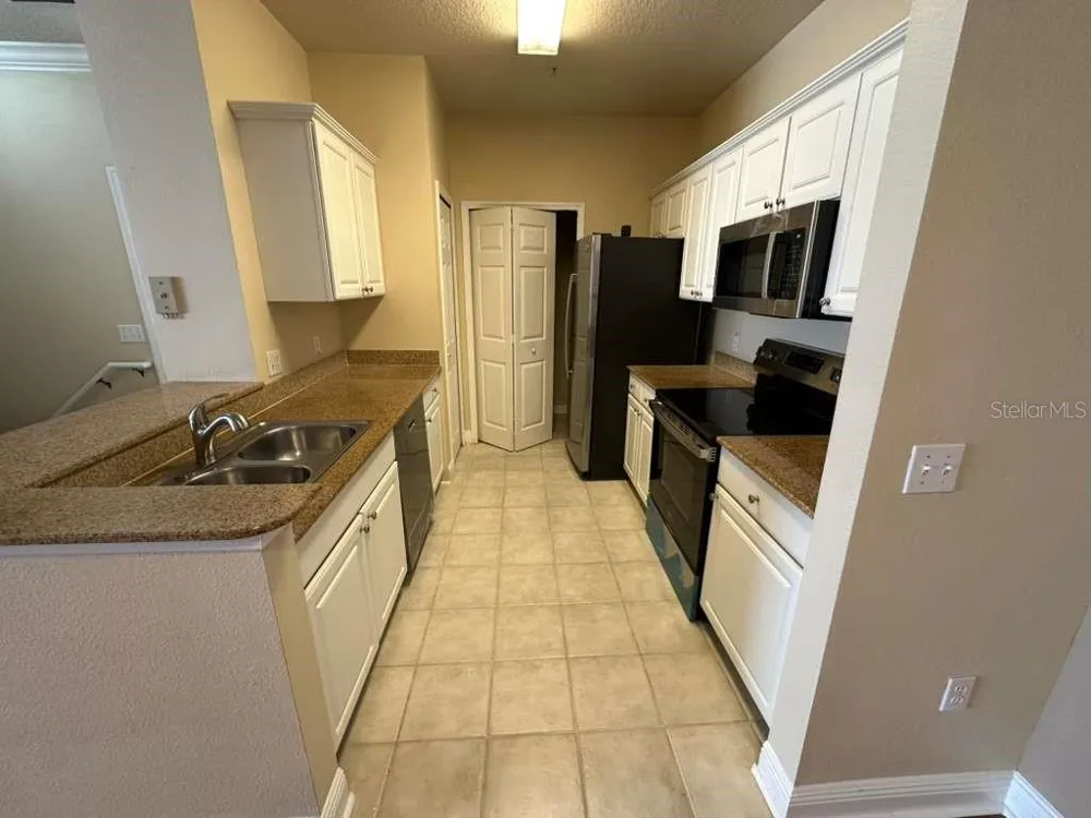 225 SOUTHERN PECAN CIRCLE #208 Winter Garden, FL 34787